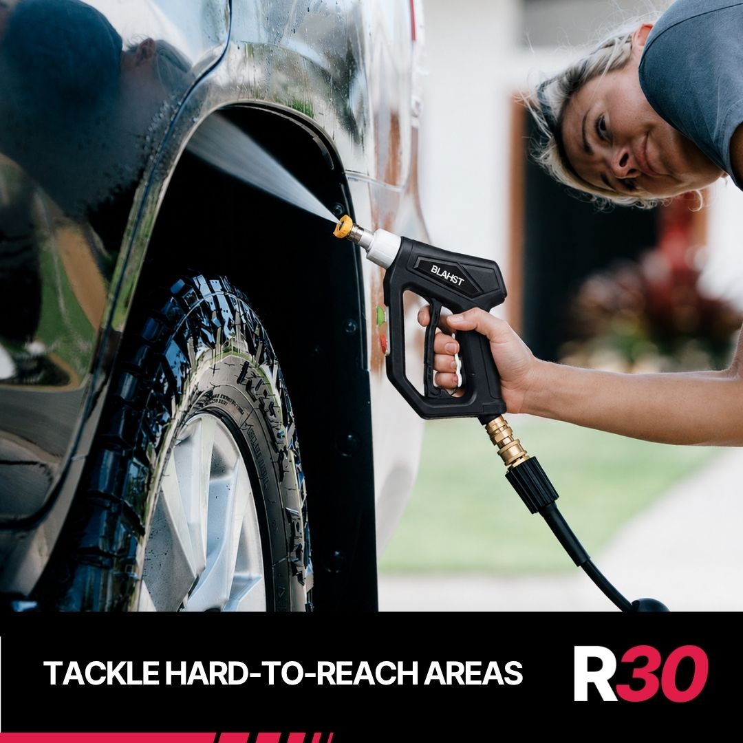 Pressure washer gun and lance for washing a car