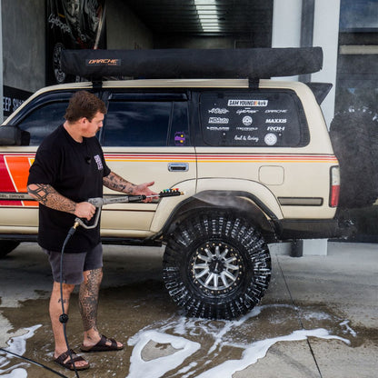 R18 Wall-Mounted Pressure Washer