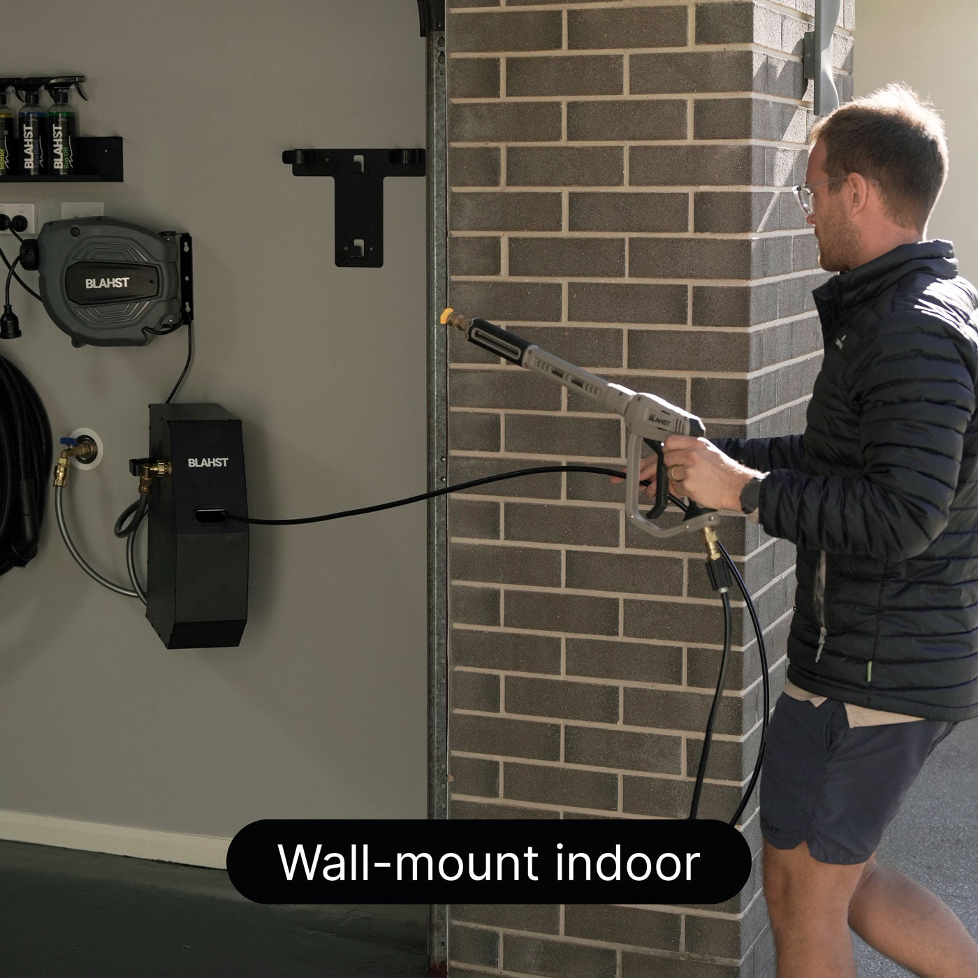 R18 Wall-Mounted Pressure Washer